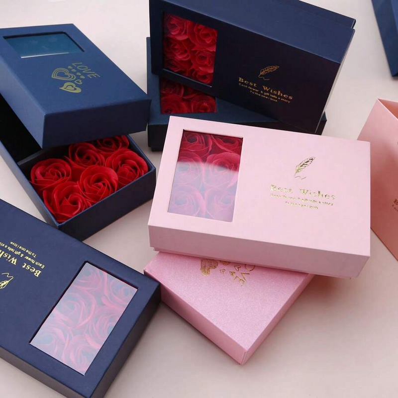 Caixa de presentes com 6 rosas eternas aromáticas