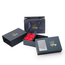 Caixa de presentes com 6 rosas eternas aromáticas