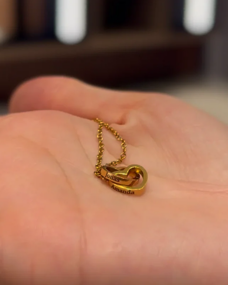 Caixa com Rosa Eterna & Colar Coração Personalizado