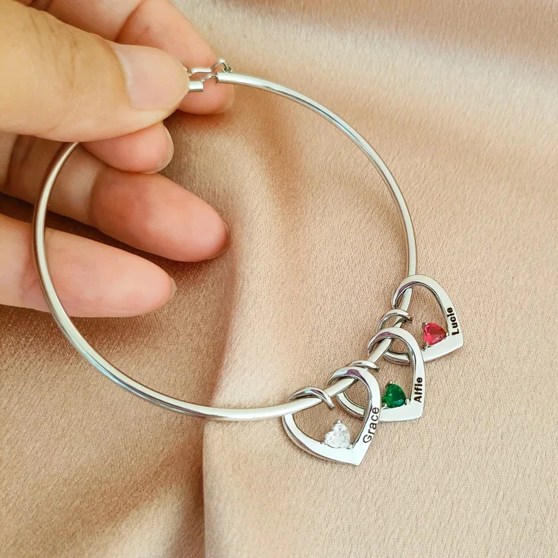 Pulseira Coração da Família Personalizável com pedras energéticas - Gravação a Laser | 50% OFF + Frete Grátis somente hoje