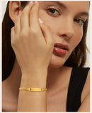 Pulseira infantil personalizada com nome ou data de nascimento - Em aço inoxidável  - Antialérgica.