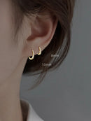 Brinco Argola com brilhantes em Zircônia - Em prata s925