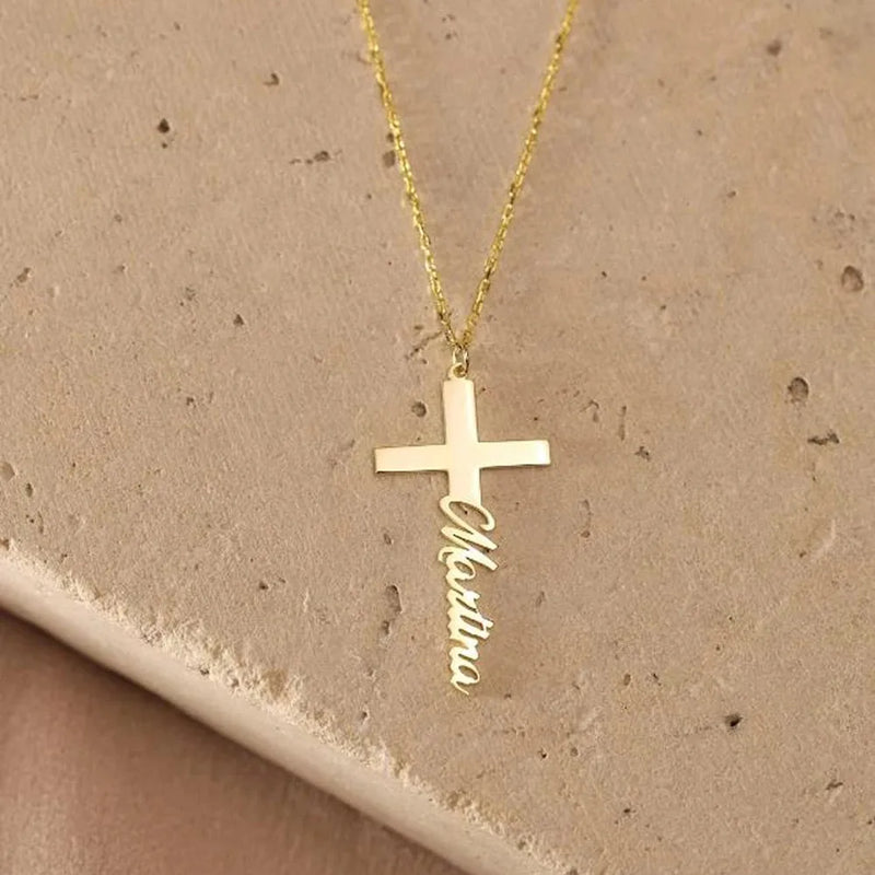 Colar Crucifixo com nome personalizado - Em aço inoxidável
